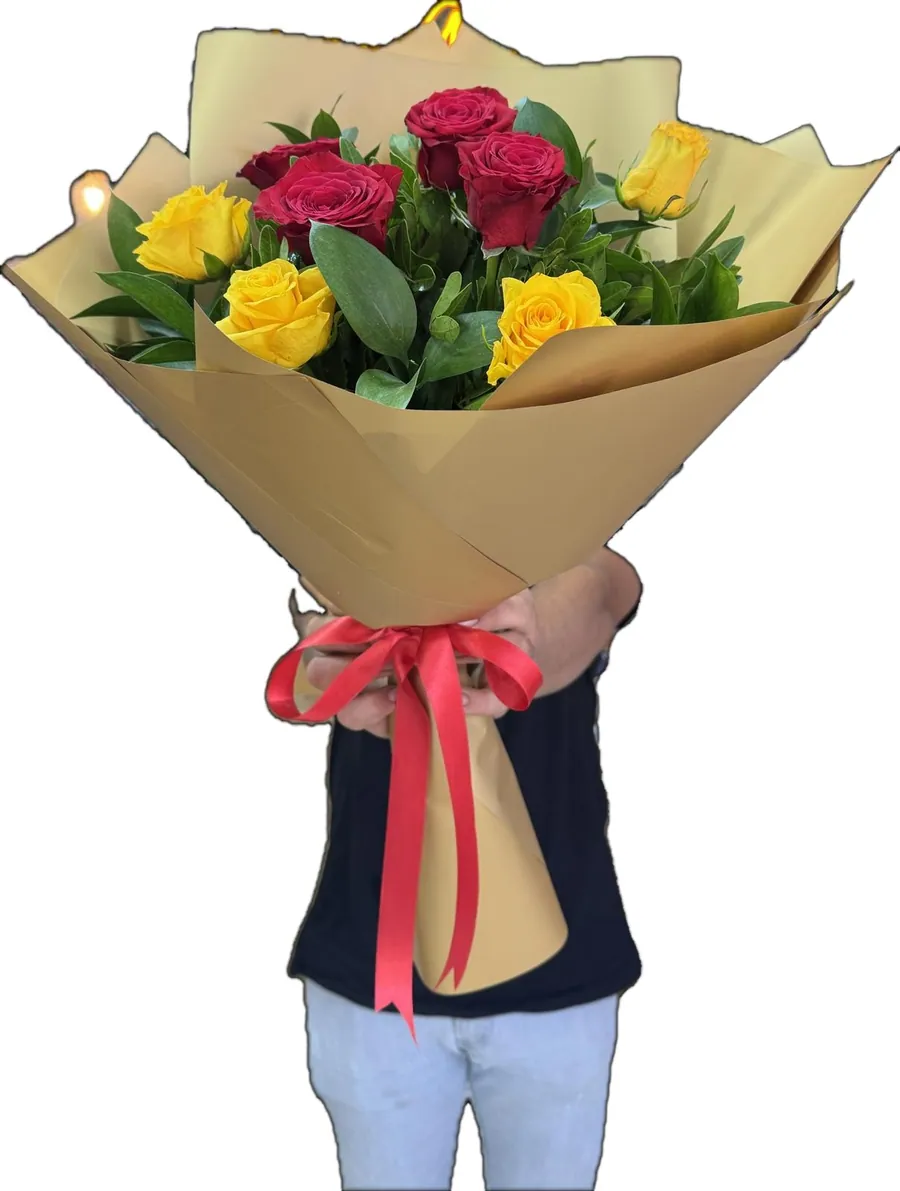 Dokuz Güllü Renkli Buket — DİA Flowers Belek