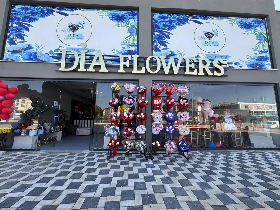DİA Flowers mağaza vitrini